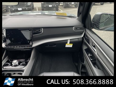 New 2026 Jeep Grand Wagoneer Limited AWD/4WD image 18
