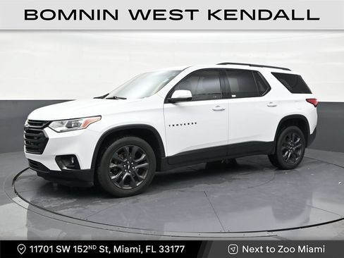 Used 2021 Chevrolet Traverse RS FWD image 1