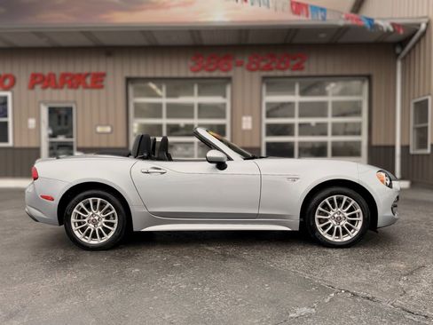 Used 2019 FIAT 124 Spider Classica w/ Technology Group image 1