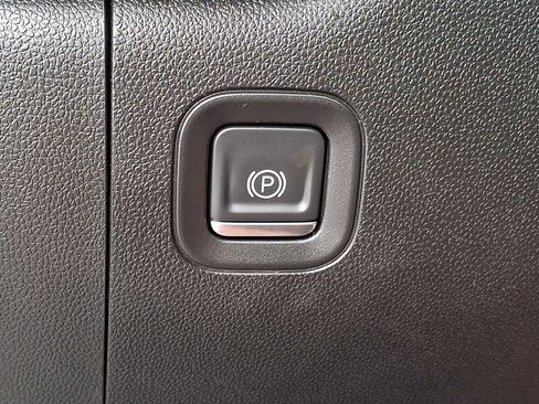 Used 2019 Chevrolet Silverado 1500 Custom Trail Boss w/ Custom Convenience Package image 21