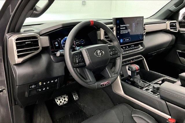 Used 2026 Toyota Tundra Limited AWD/4WD image 17