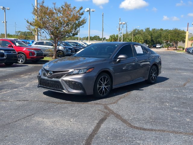 Used 2024 Toyota Camry SE FWD image 2