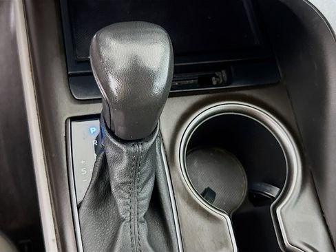 Used 2021 Toyota Camry SE FWD image 18