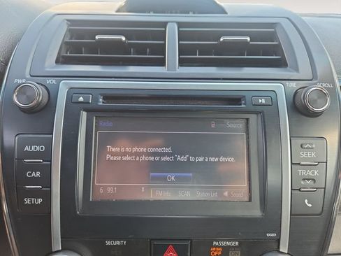 Used 2014 Toyota Camry SE FWD image 23