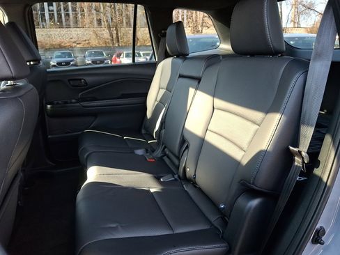 Used 2023 Honda Passport EX-L image 9