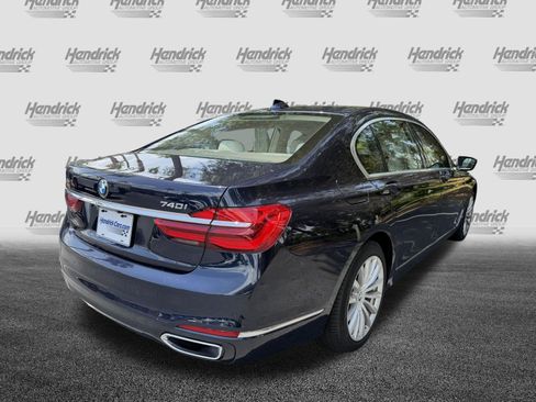 Used 2016 BMW 740i RWD image 9