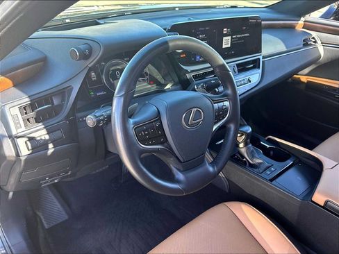Used 2025 Lexus ES 300h w/ Premium Package FWD image 15