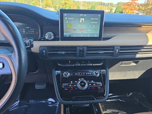 Used 2021 Lincoln Corsair Reserve w/ Elements Package image 21