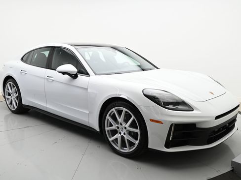 Used 2024 Porsche Panamera 4 image 9
