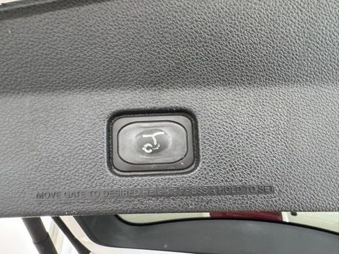 Used 2018 Ford Explorer Platinum AWD/4WD image 34