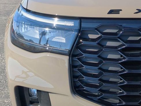 Used 2026 Ford Explorer ST-Line w/ Premium Package RWD image 10