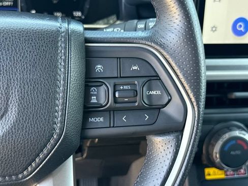 Used 2025 Toyota 4Runner TRD Off-Road Premium AWD/4WD image 14