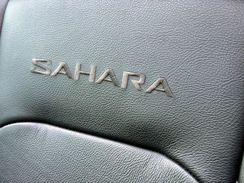 Used 2023 Jeep Wrangler Unlimited Sahara w/ Cold Weather Group image 15