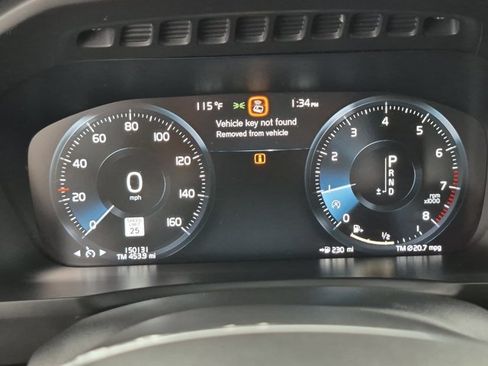 Used 2017 Volvo XC90 T6 Momentum w/ Vision Package AWD/4WD image 11