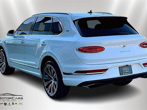 Used 2021 Bentley Bentayga image 11