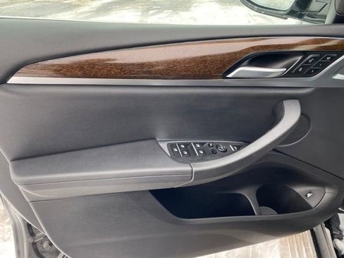 Used 2021 BMW X3 xDrive30e image 17