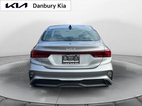 Used 2023 Kia Forte LXS image 5