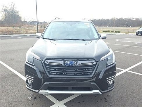 Used 2023 Subaru Forester Touring image 2