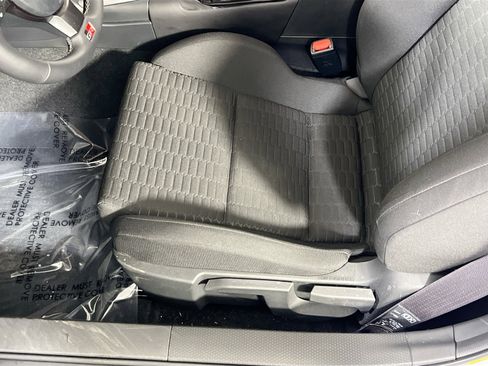 Used 2025 Toyota GR86 image 18