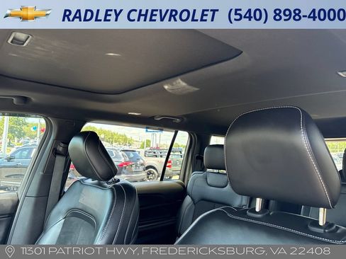 Used 2023 Jeep Grand Cherokee L Laredo AWD/4WD image 2
