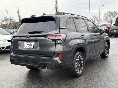 Used 2025 Subaru Forester Premium image 3