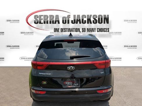 Used 2018 Kia Sportage EX w/ EX Technology Package FWD image 7