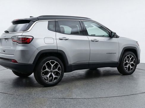 Used 2025 Jeep Compass Limited AWD/4WD image 9