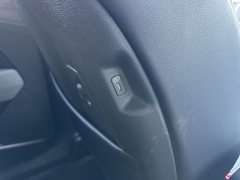 Used 2025 Kia Sportage X-Line image 41