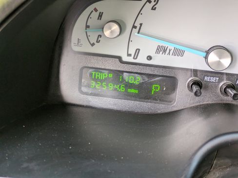 Used 2002 Ford Thunderbird image 23