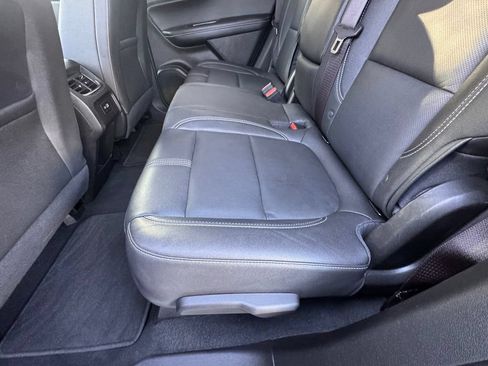 Used 2024 Chevrolet Blazer LT FWD image 20
