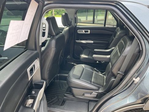 Certified 2022 Ford Explorer XLT w/ Equipment Group 202A AWD/4WD image 44