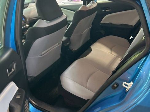 Used 2019 Toyota Prius LE FWD image 3