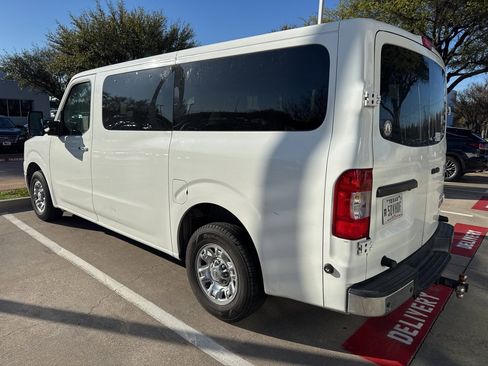 Used 2014 Nissan NV 3500 SL w/ Technology Package image 4
