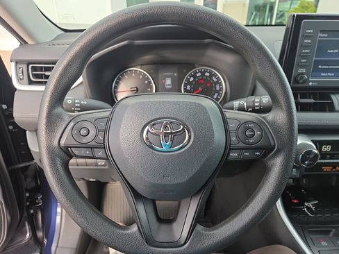 Used 2022 Toyota RAV4 XLE w/ Convenience Package AWD/4WD image 15