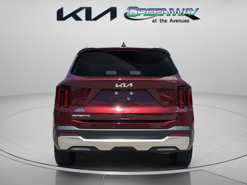 Certified 2025 Kia Sorento S FWD image 5