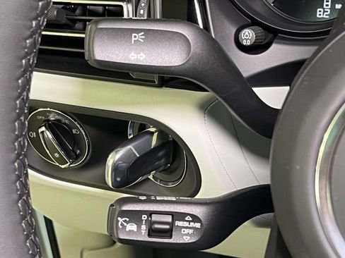 New 2026 Porsche Macan image 40