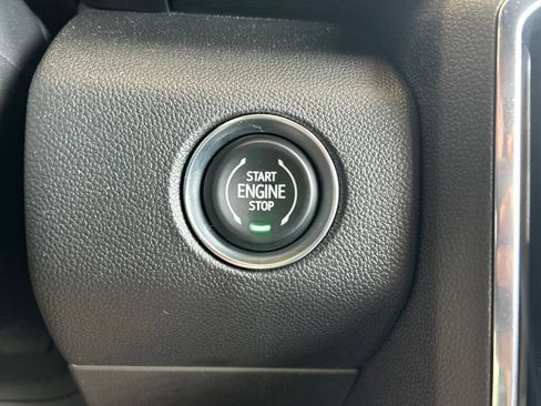 Used 2026 GMC Acadia Elevation w/ Elevation Premium Package FWD image 21