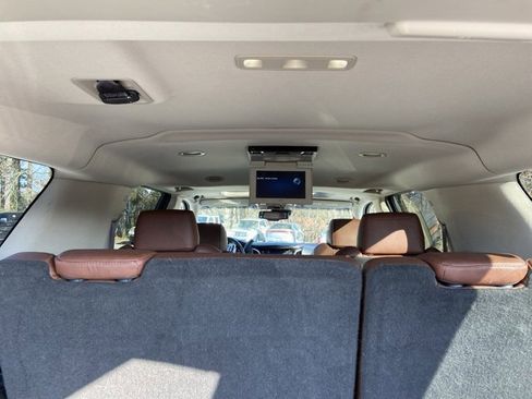 Used 2016 Cadillac Escalade ESV Premium image 29