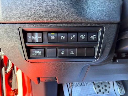 Used 2022 Toyota Tundra Limited AWD/4WD image 15