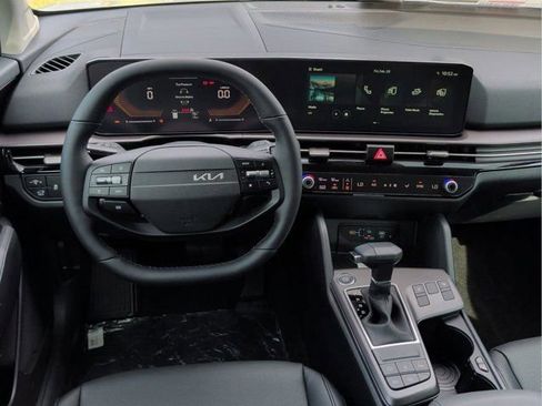 New 2026 Kia Sportage EX image 17