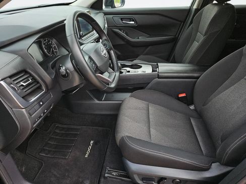 Used 2025 Nissan Rogue SV FWD image 22