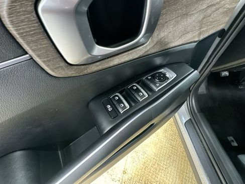Used 2022 Kia Sorento S AWD/4WD image 16