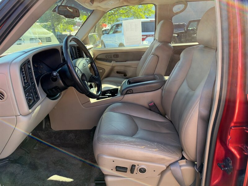 Used 2003 Chevrolet Avalanche 4x4 w/ Suspension Package, Off-Road image 10