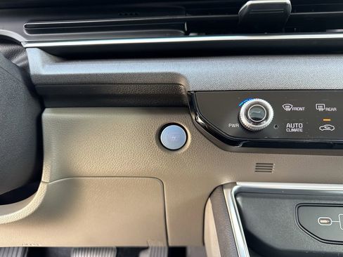 New 2026 Kia Carnival SX FWD image 25