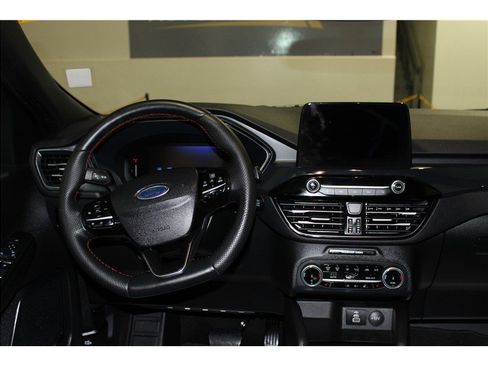 Used 2025 Ford Escape ST-Line Select image 16