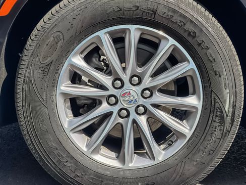 Used 2024 Buick Enclave Premium AWD/4WD image 26
