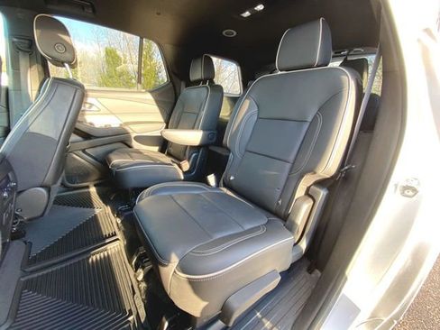 Used 2022 Chevrolet Traverse Premier image 25