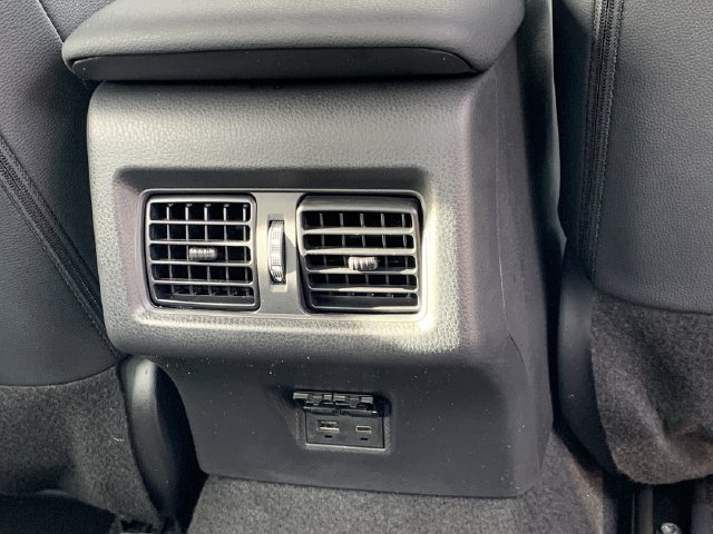 Used 2026 Toyota Camry SE FWD image 35