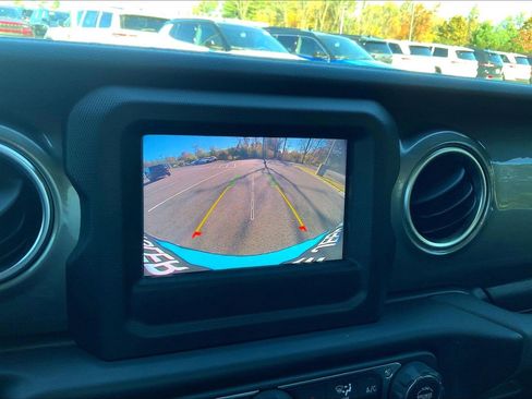 Certified 2021 Jeep Wrangler Unlimited Sahara w/ Cold Weather Group image 26