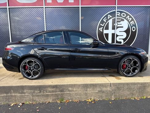 New 2025 Alfa Romeo Giulia AWD image 2